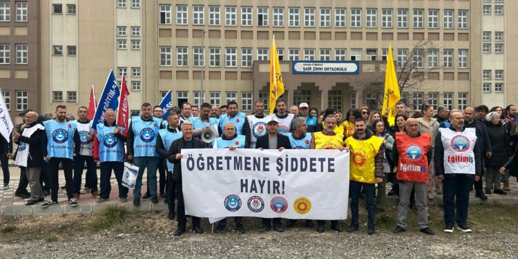 Merkez Kadın Komisyonu Genel Koordinatörümüz Serap Gül, Şiddete Uğrayan Kadın Üyemizi Ziyaret Etti.